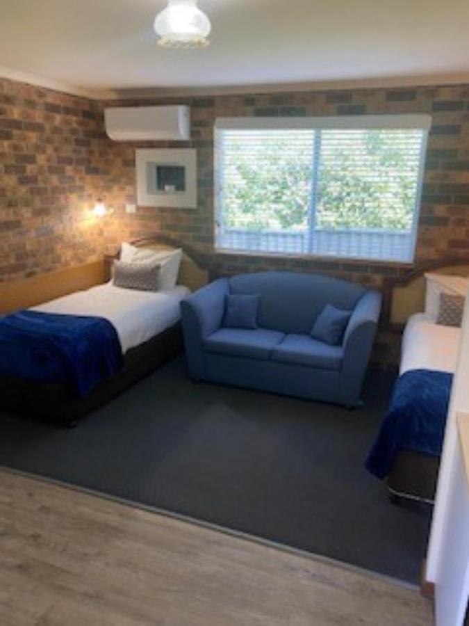 Kinross Motel