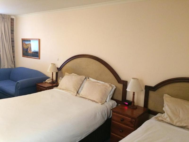 Kinross Motel 3*