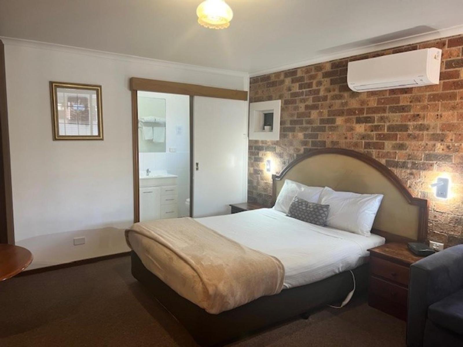 Kinross Motel