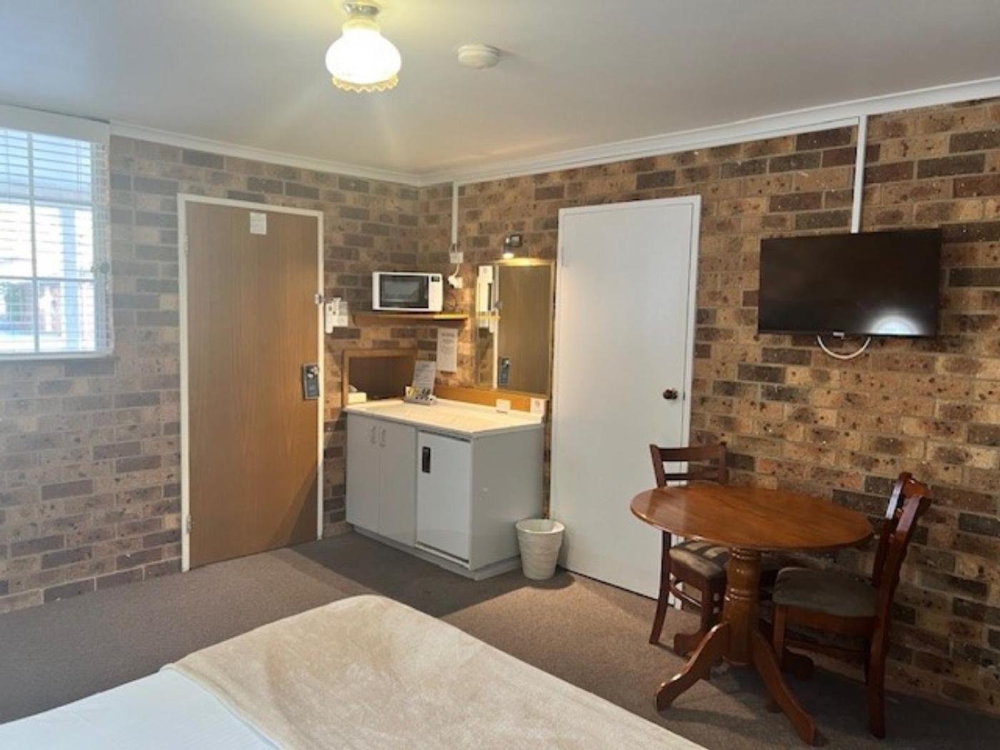 Kinross Motel